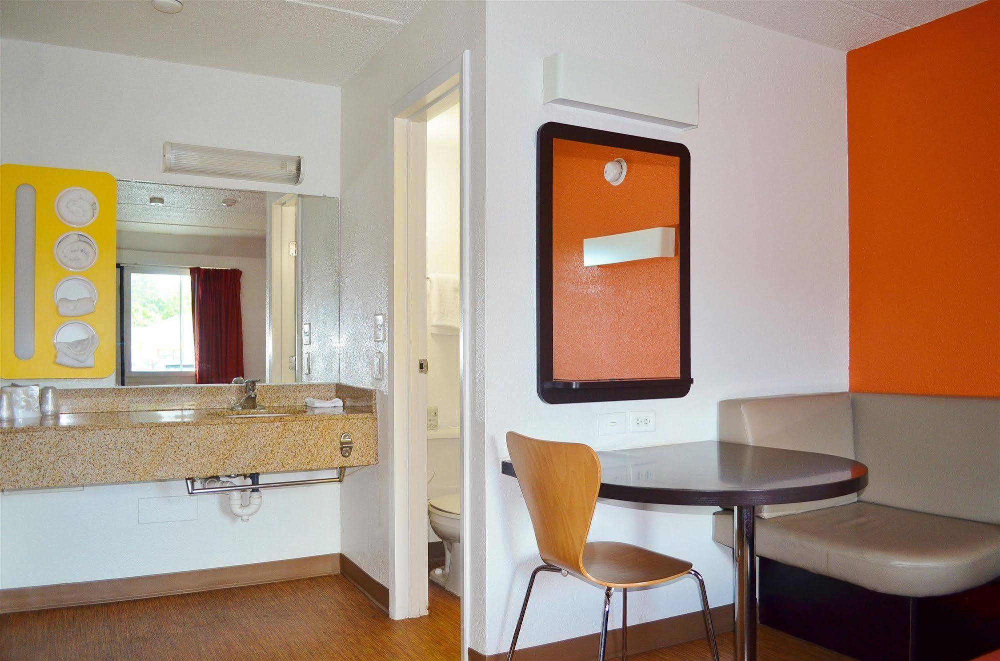 Motel 6 Boston South - برينتري المظهر الخارجي الصورة