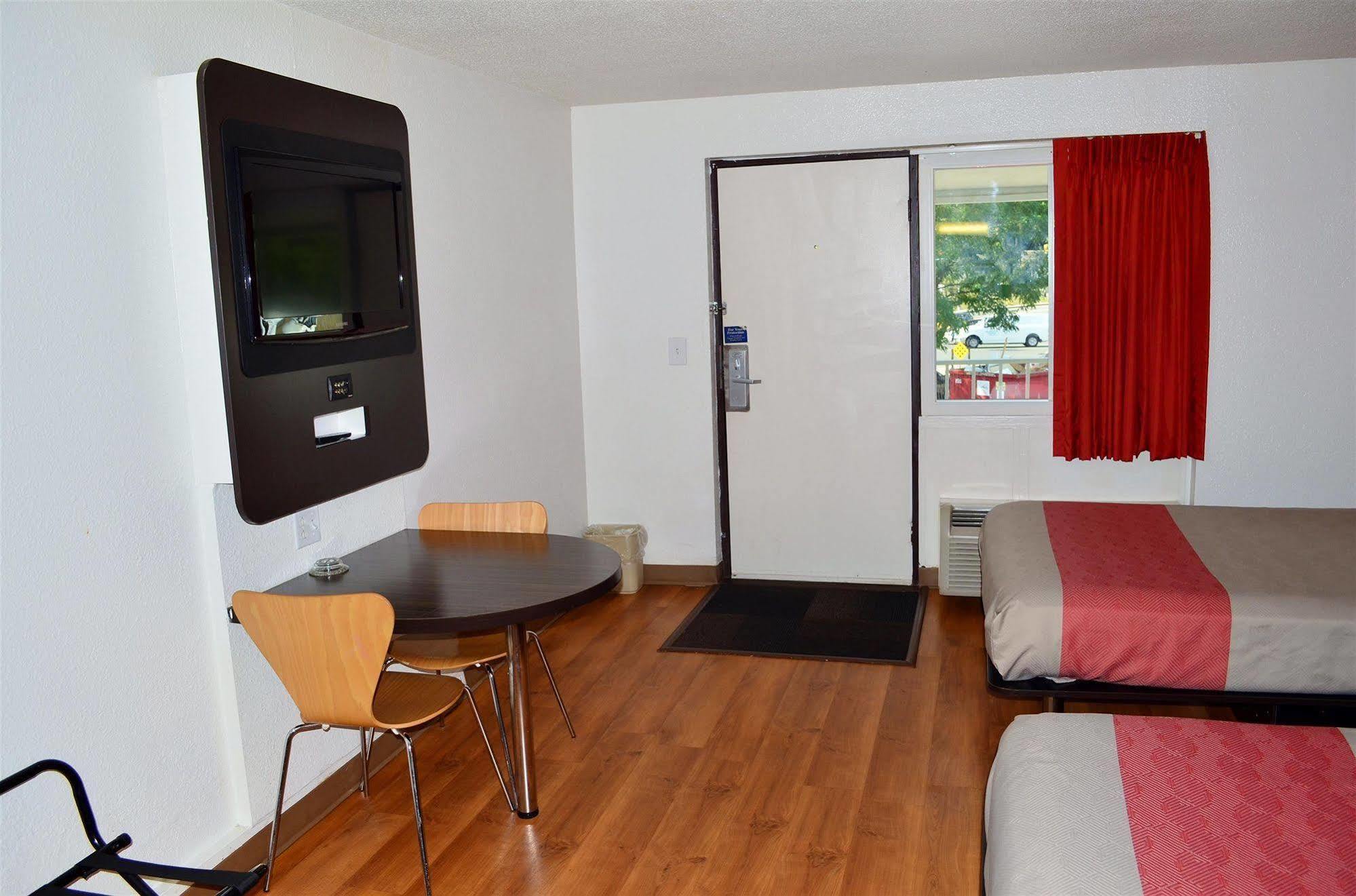 Motel 6 Boston South - برينتري المظهر الخارجي الصورة