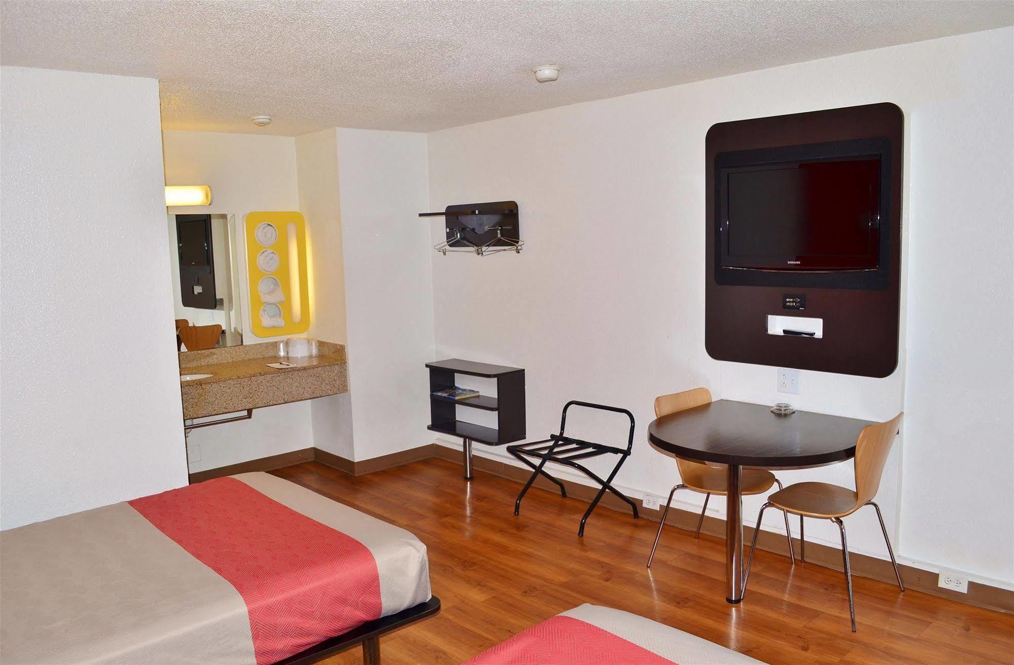 Motel 6 Boston South - برينتري المظهر الخارجي الصورة