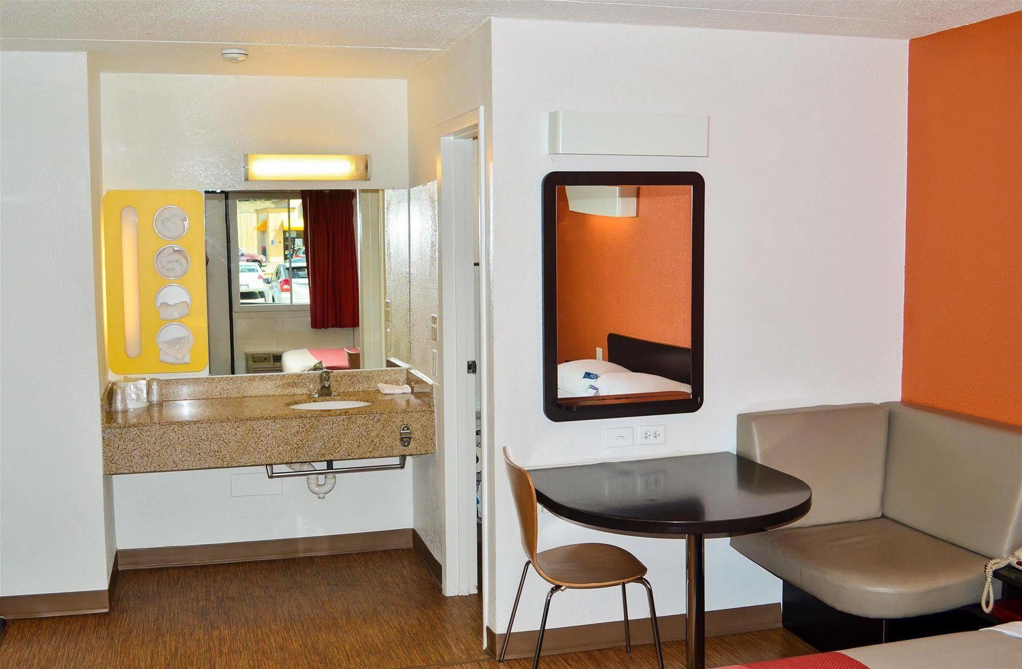 Motel 6 Boston South - برينتري المظهر الخارجي الصورة